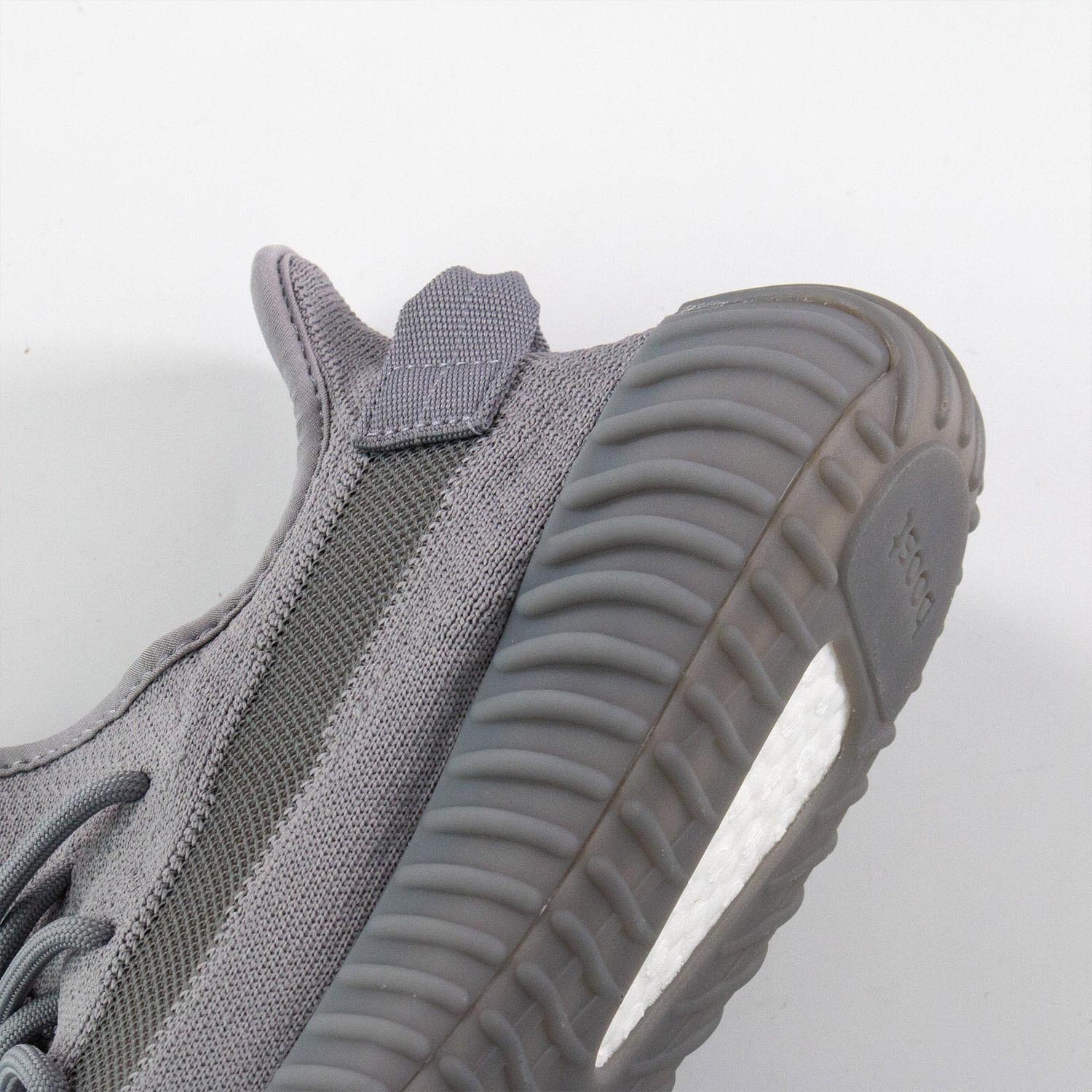 Grey white yeezy 350 deals